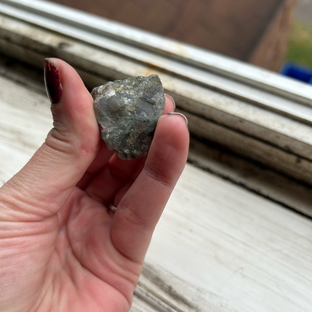 Raw Labradorite Stone - Picture 4 of 5
